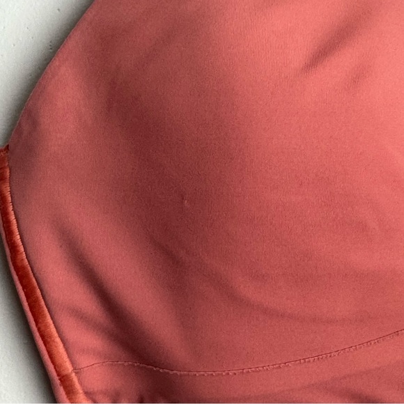 Lululemon Like a Cloud Bra Size 4 Light Pink - Picture 5 of 5